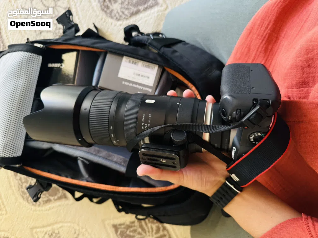كاميرا كانون R8 وعدسة 70-200 وعدسة 50mm