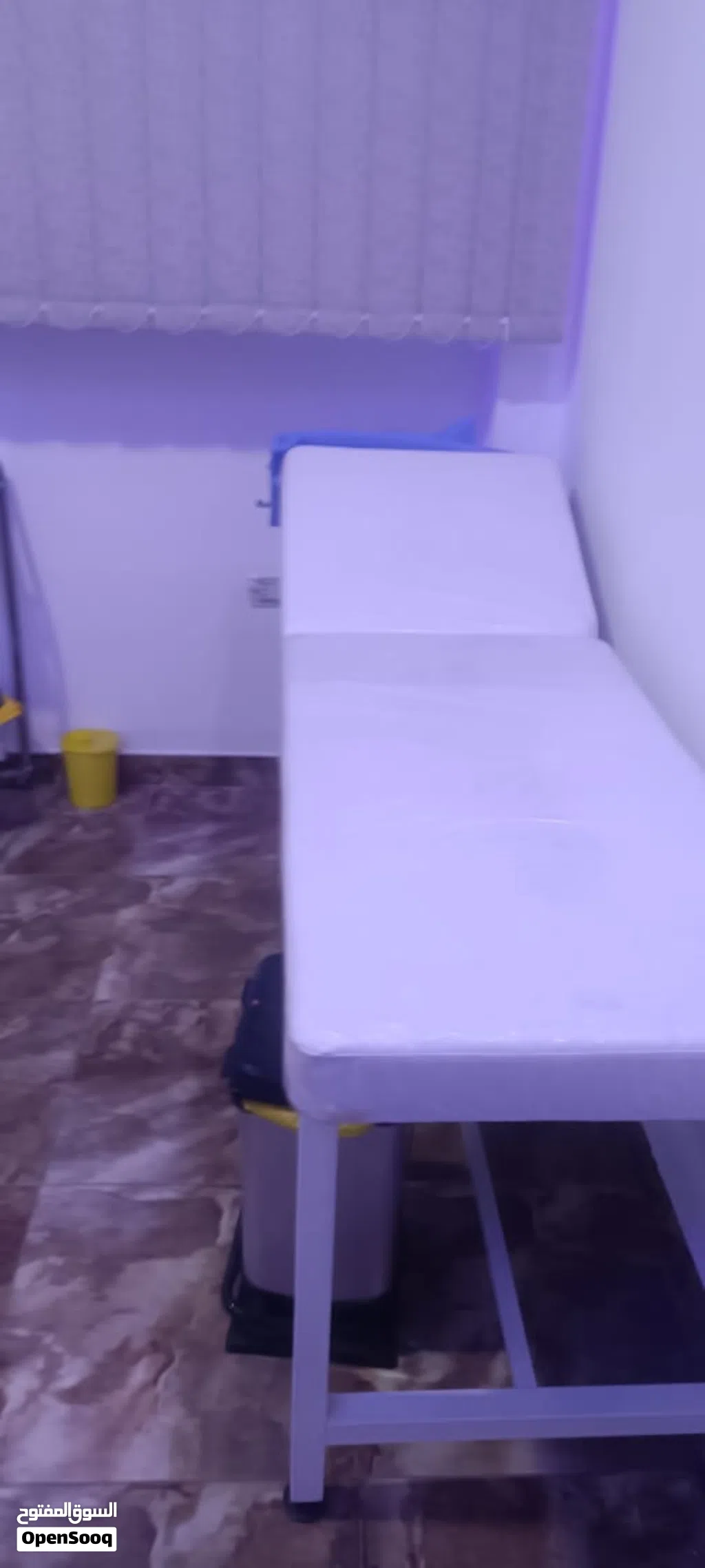 سرير كشف عياده و طاوله طبيه