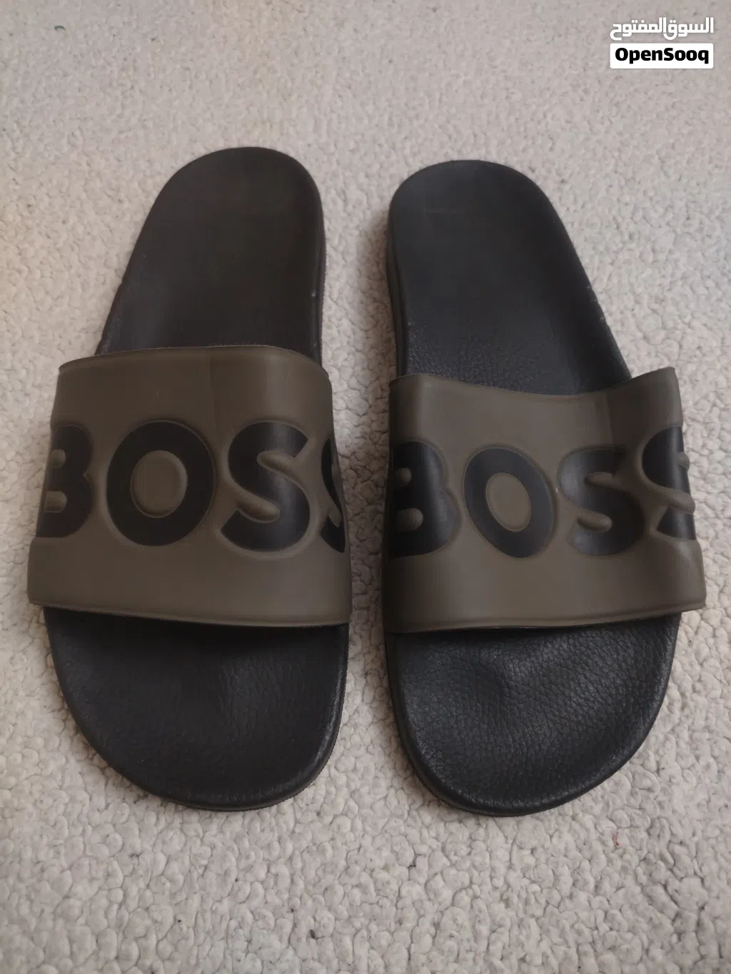 حفايه BOSS إيطاليا اصلي قياس 43 44 شبه جديدة