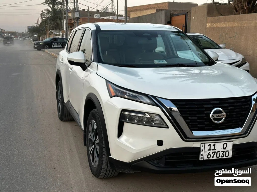 نیسان رۆگ SV