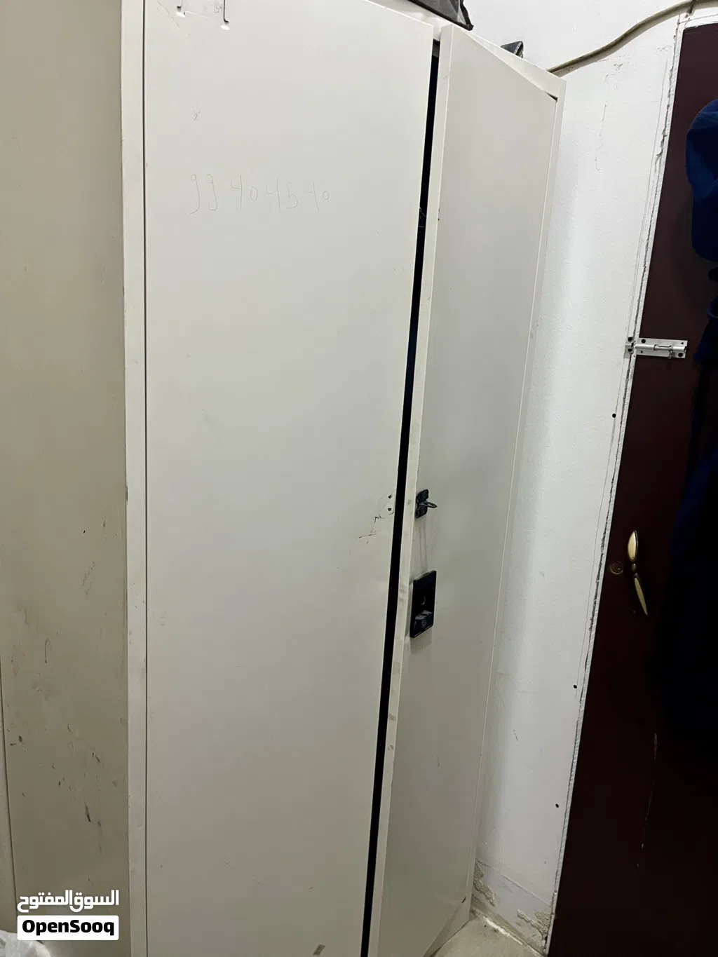 دولاب مستعمل حاله جيده لا يوجد توصيل Used wardrobe in good condition. No delivery available.