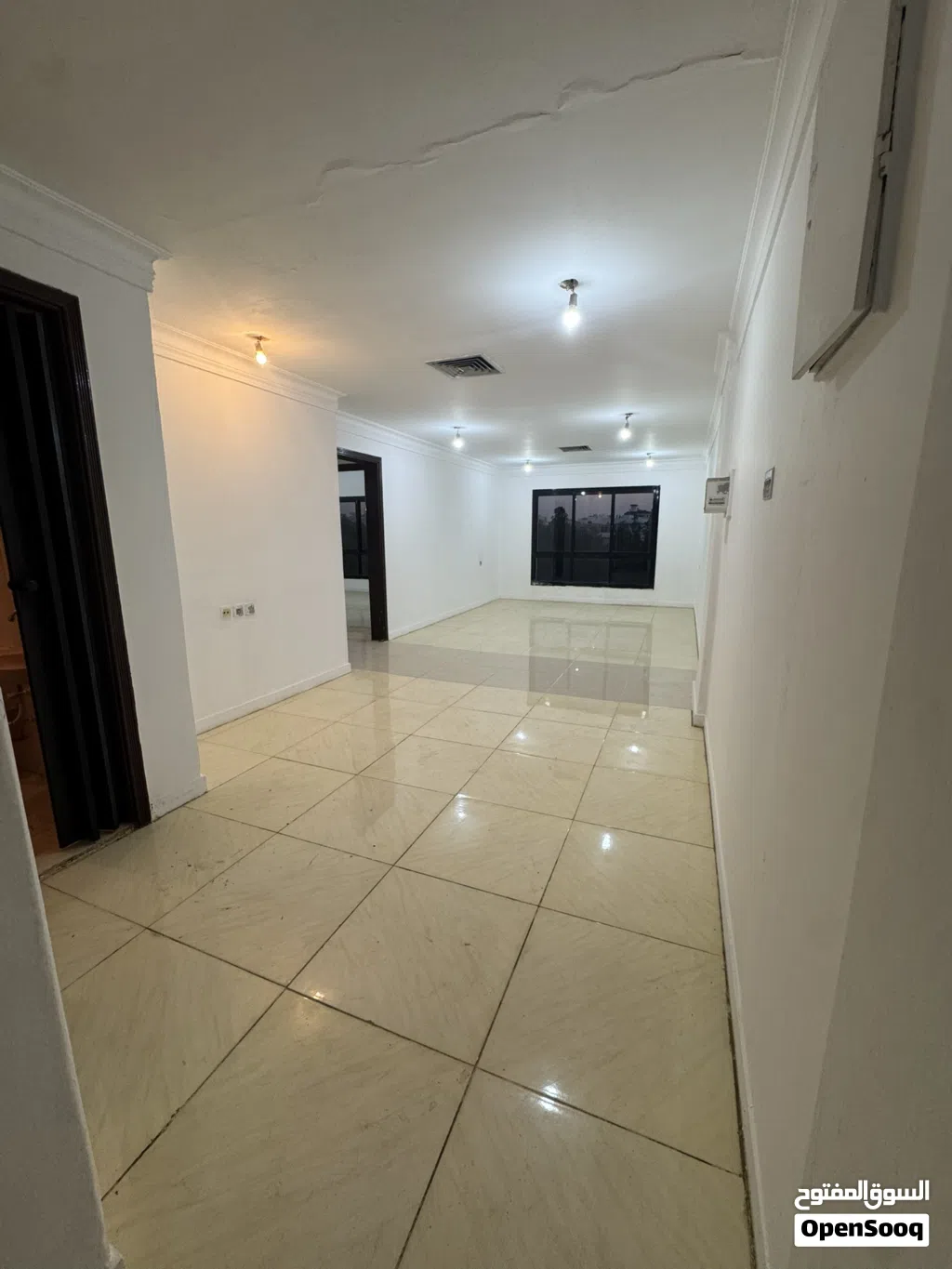 شقق للإيجار في السالمية – للعائلات ويوجد ملحق عزاب – غرفتين وصالة Apartments for Rent in Salmiya