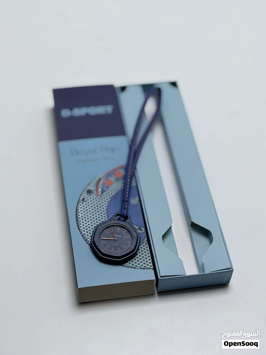 قطعة استثنائية لعشاق التميز AP SWATCH ROYAL POP