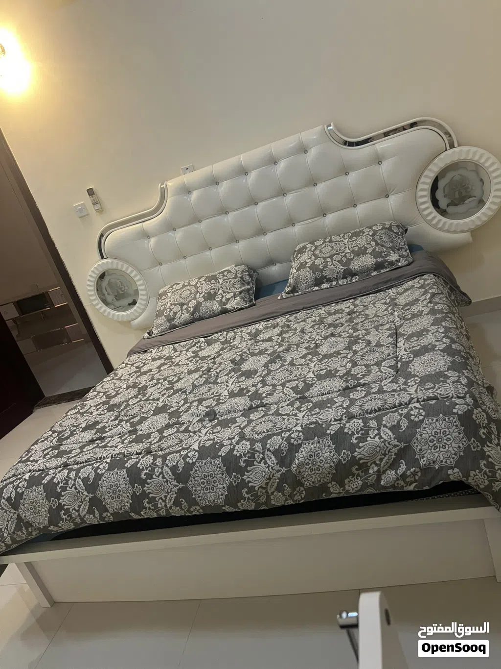 سرير بحاله جيده مع فرشه طبيه