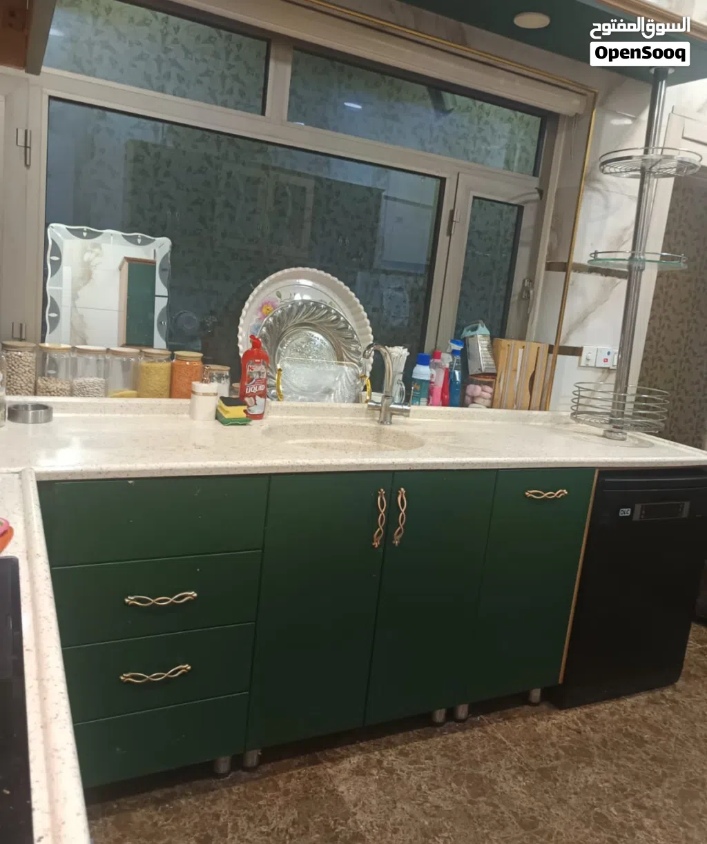 مطبخ تركي مستعمل للبيع مع ملحقاتها