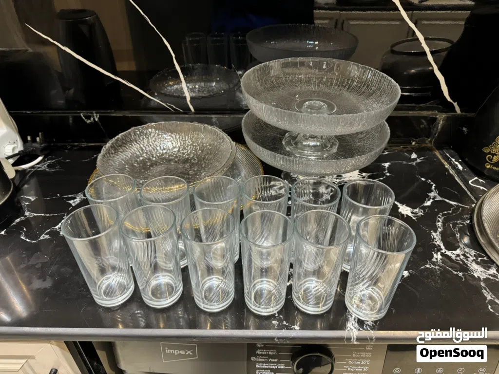 Crockery - 4 X Glass Platter, 12 X Glasses And 4 X Ceramic Plates