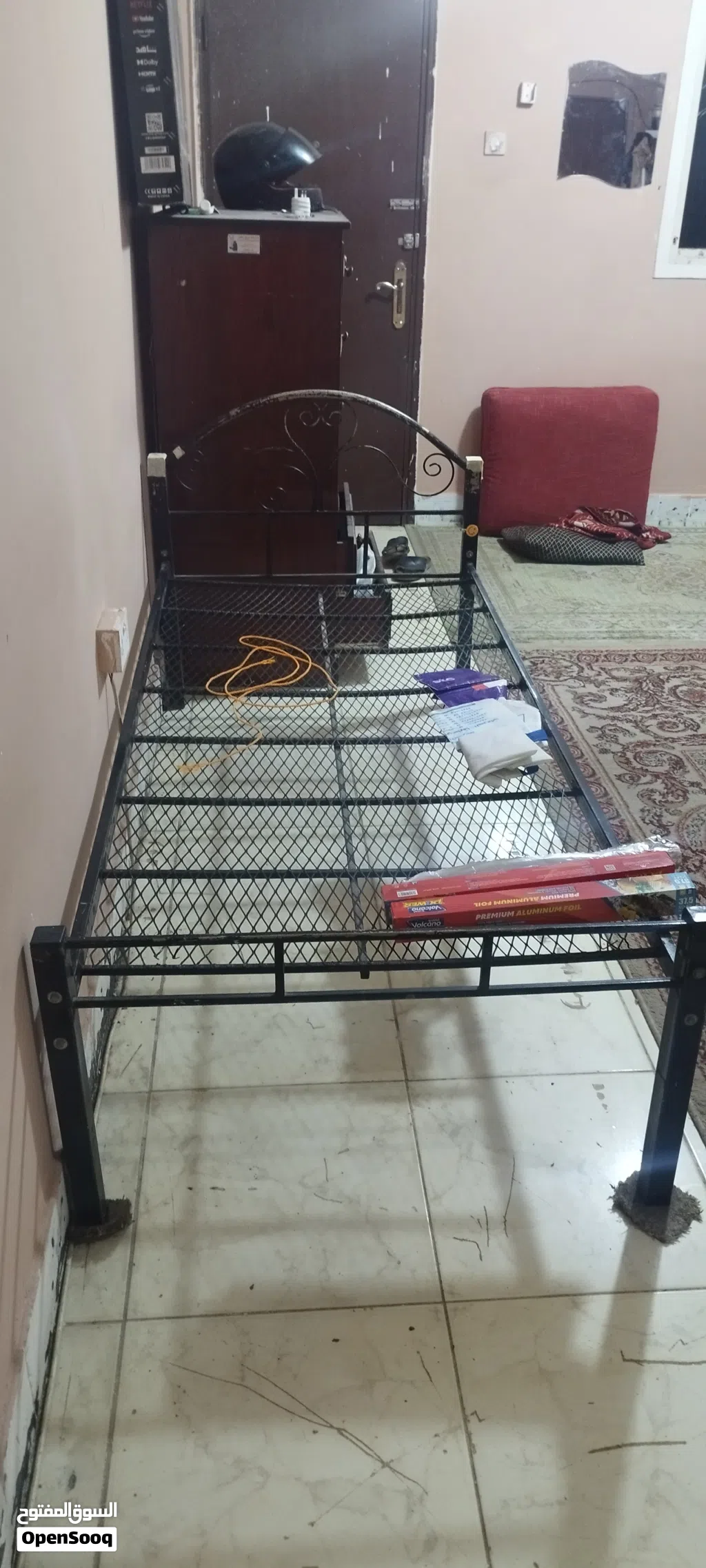 سرير فردى للبيع