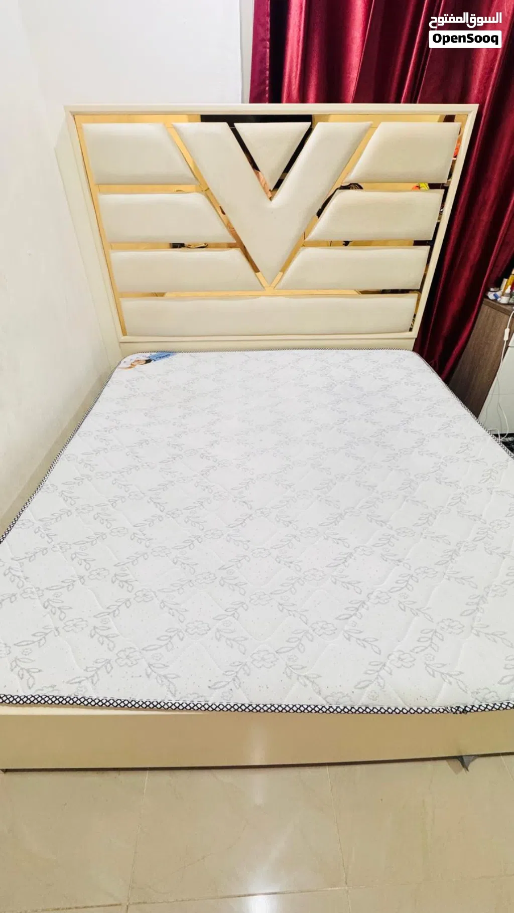 Bed with Mettress