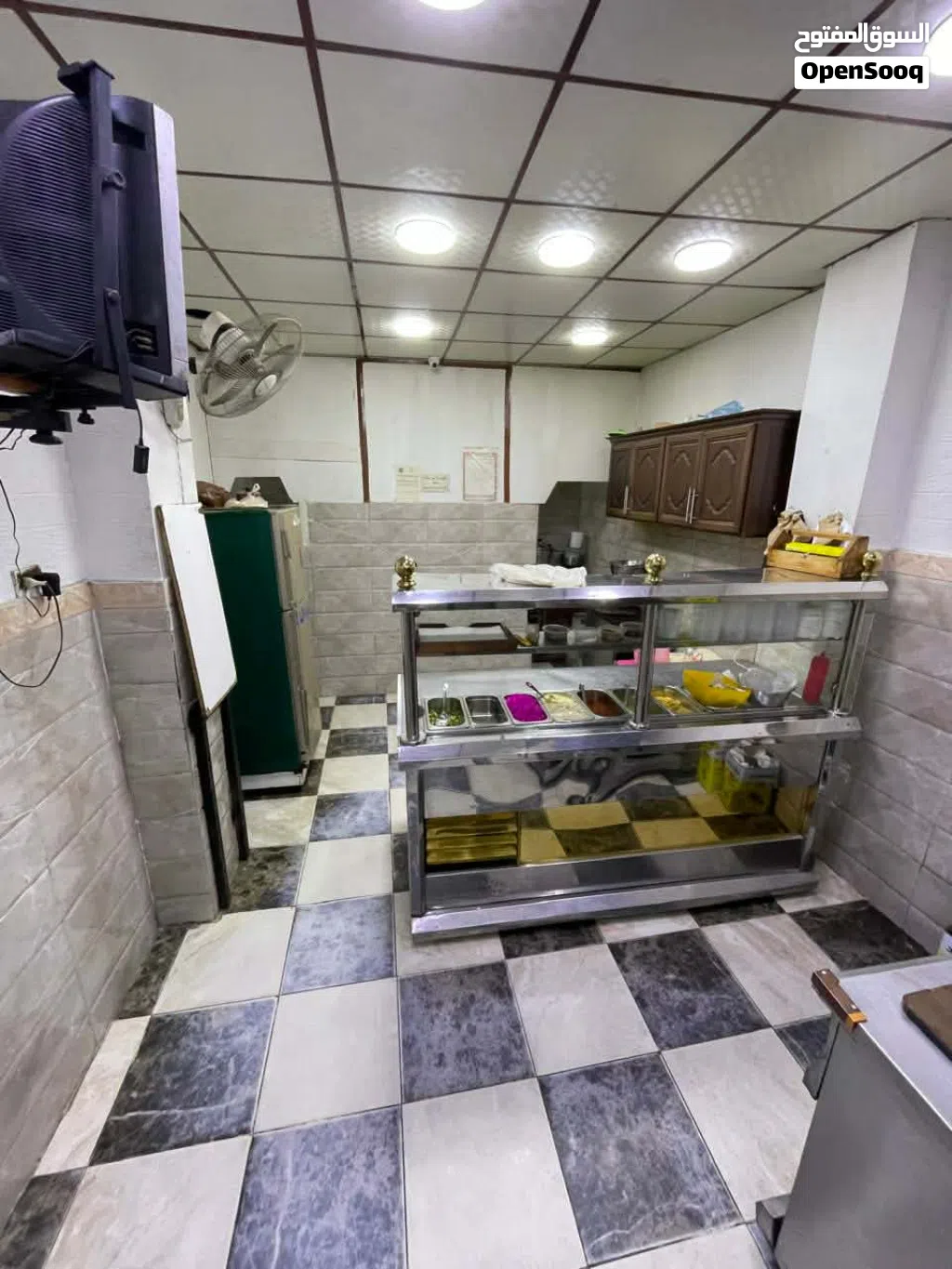 مطعم حمص وفلافل للبيع بكامل ديكوراته ومعداته اربد