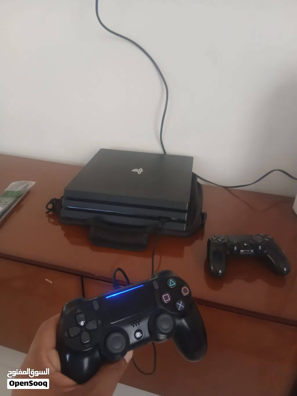 بلاستيشن برو مع جهزان 3اشريط
