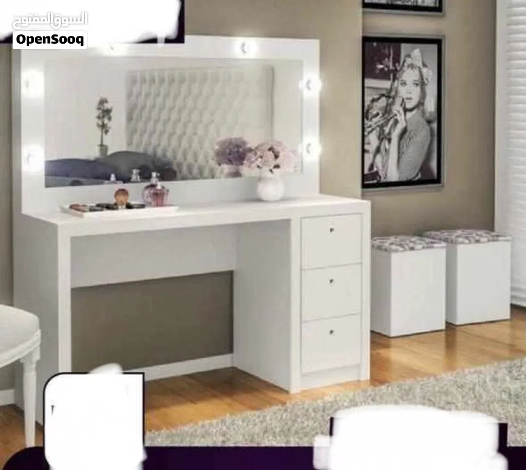 تسريحة عملية حجمها مناسب ارتفاع بدون مراي 90*عرض 120*عمق 40 مراي ارتفاع 80 للبيع