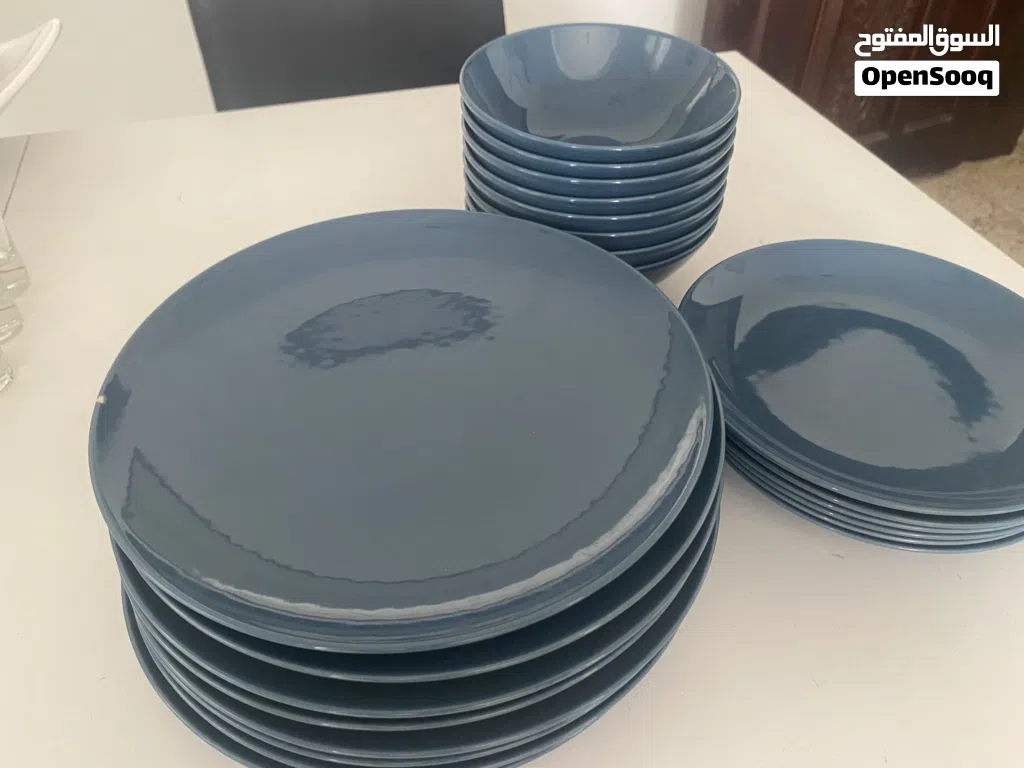 Dinnerware set
