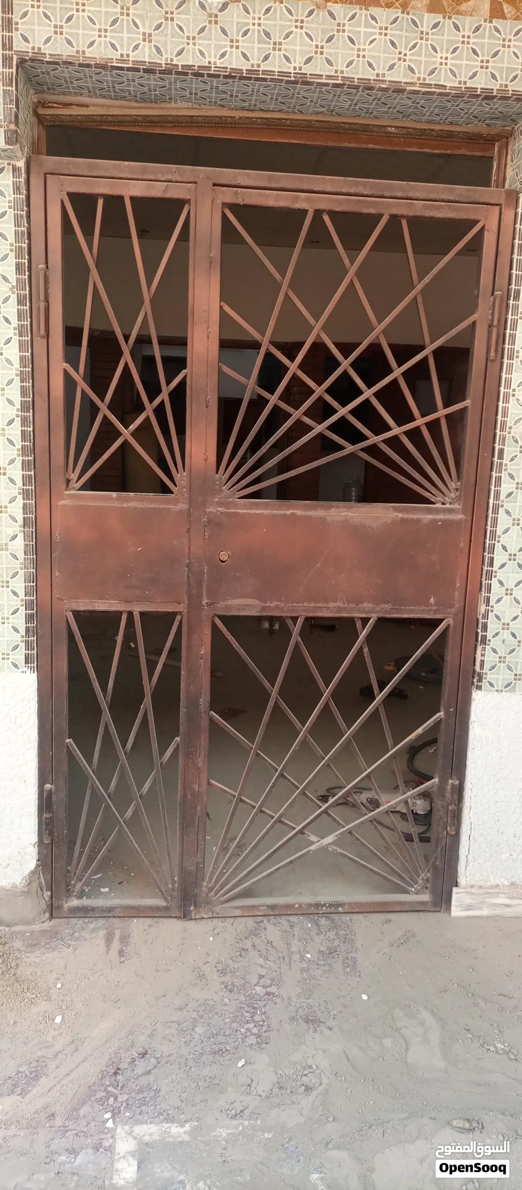 باب حديد حماية للبيع ثلتين وثلت