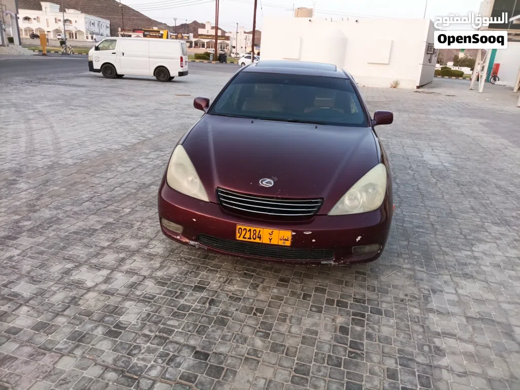 Lexus ES Standard