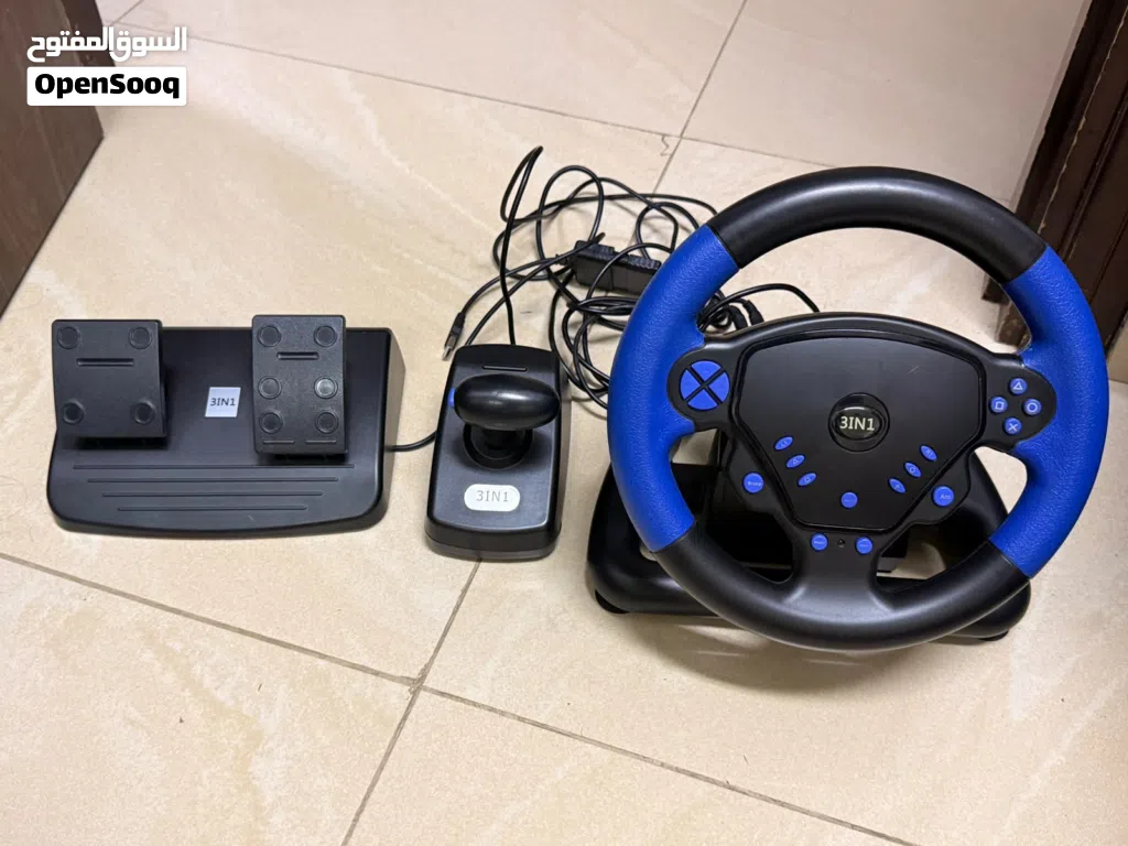 100%Very Good Wording steering wheel with other items.100% جودة ممتازة، عجلة قيادة مع عناصر أخرى.
