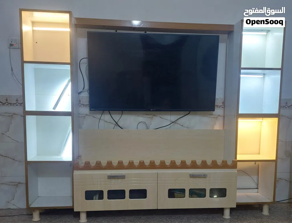 ميز بلازمة تفصال نضيف للبيع