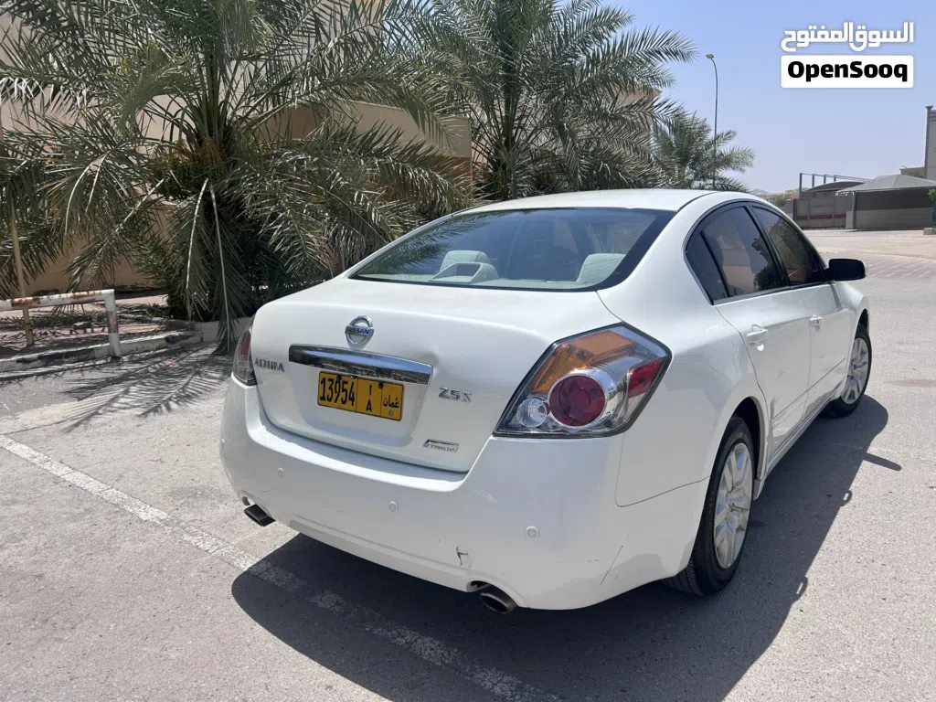 نيسان التيما S