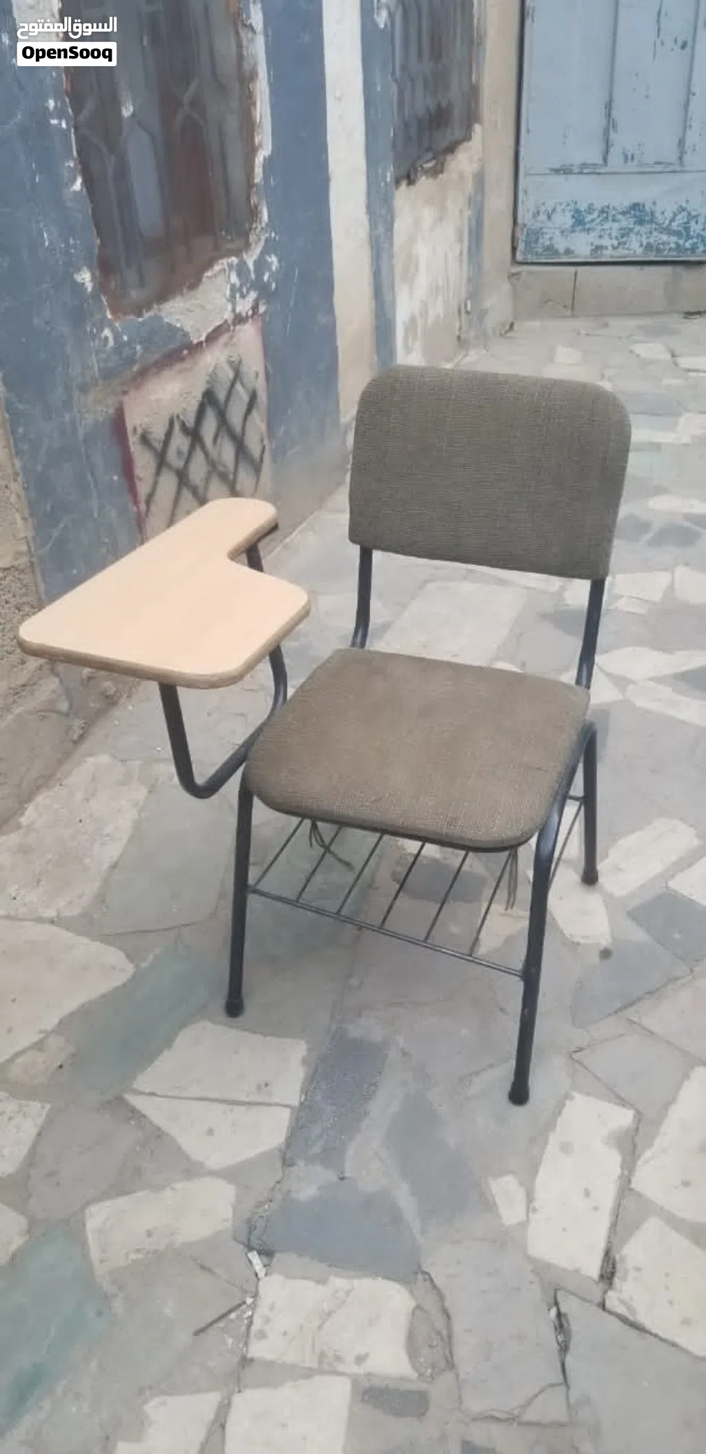 ادوات معهد مستخدمه كراسي