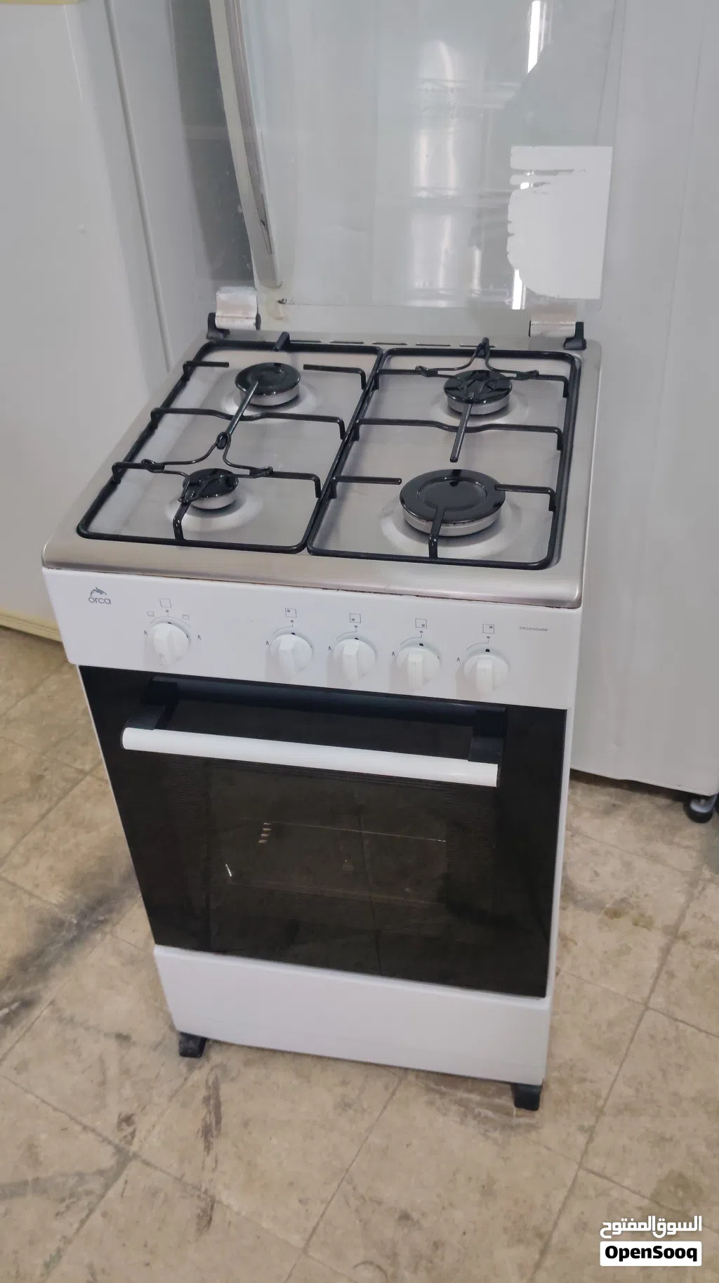 نبيع طباخ 4 شعله بحاله ممتازه استخدام خفيف معا التوصل التشغيل والكفاله طباخ بحاله ممتازه