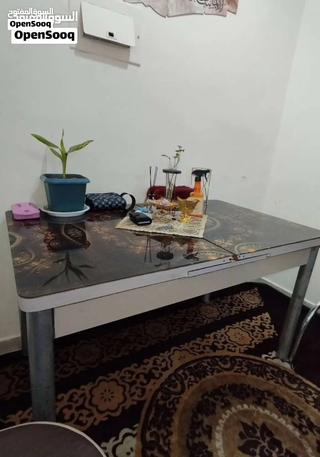 طاولة سفرة سوكريت مع اربع كراسي