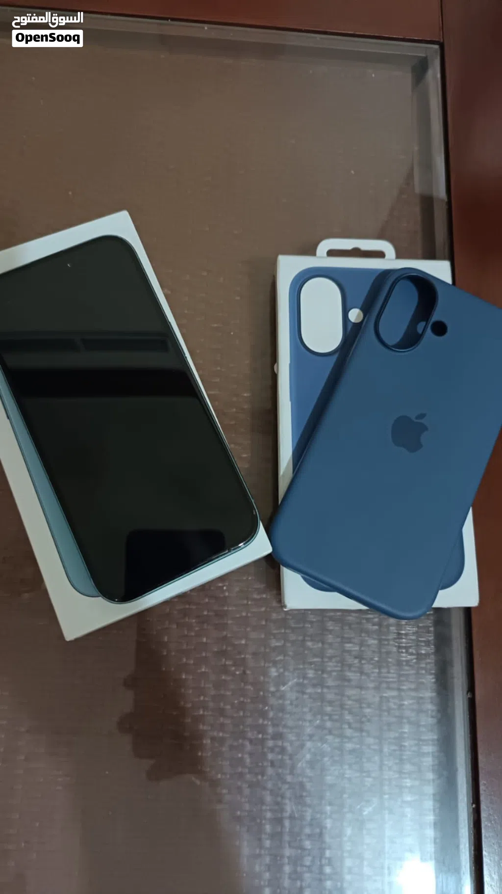 ايفون 16 128gb مع كفر ابل اصلي