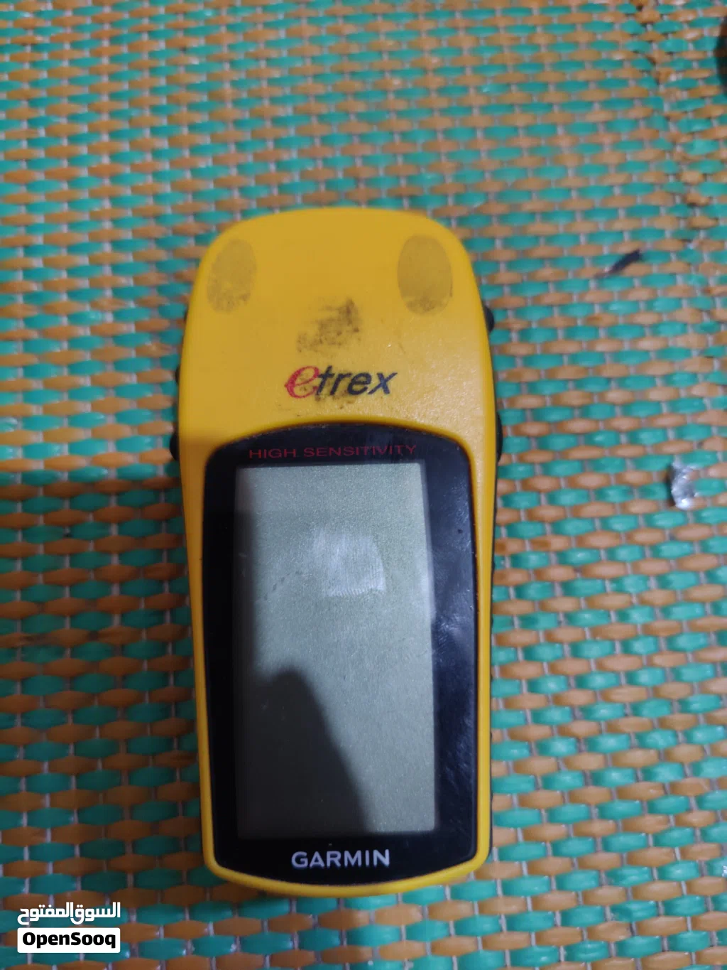 2 اجهزه gps Garmin eTrex Vista Cx، وهو جهاز تحديد مواقع (GPS) محمول ومصمم للأنشطة الخارجية مثل الت