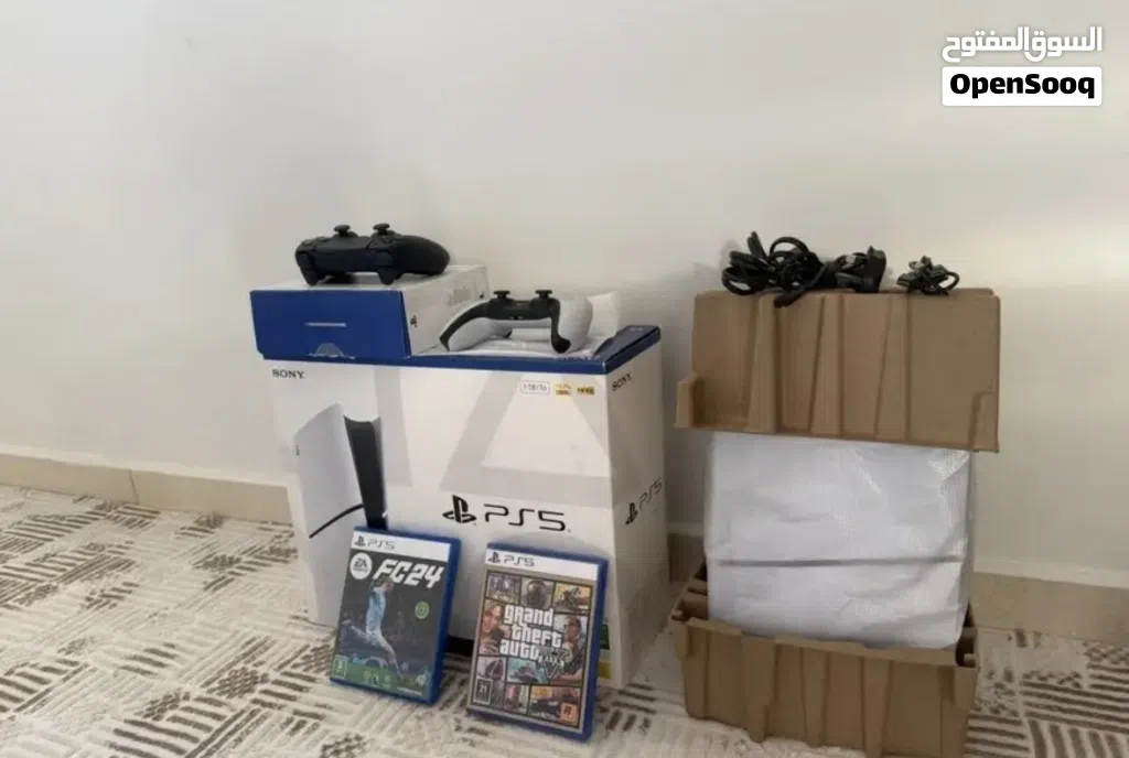 للبيع جهاز بلايستيشن 5 نسخة السليم شرق اوسط الجهاز شبه الجديد ونظيف جداً