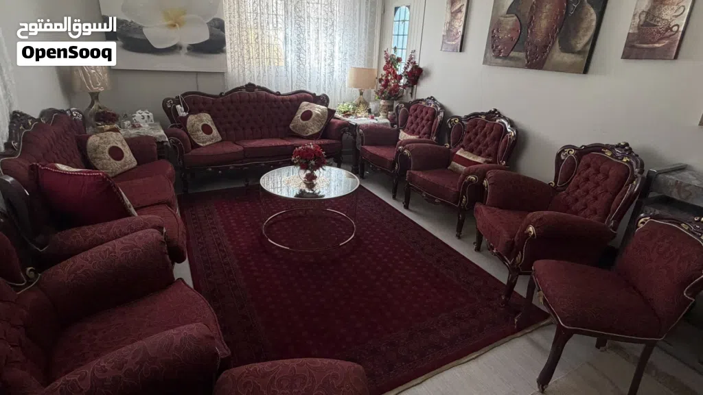طقم كنب عنابي كلاسيكي