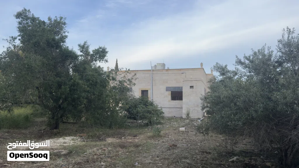 بيت للبيع .