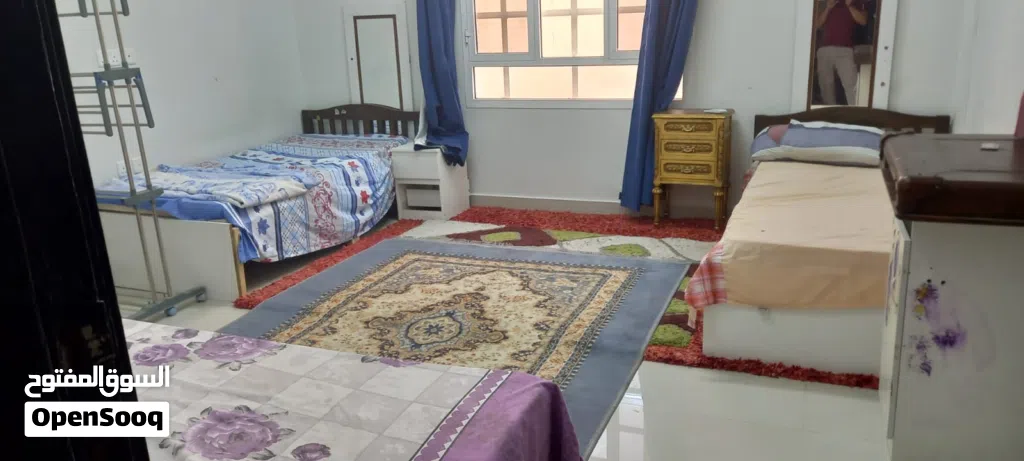 غرفه بحمام مفروشة إيجار يومي 2 ربال مشتركة بدون مطبخ للشباب فقط