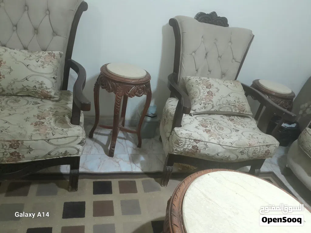 طقم كنب شبه جديد استخدام بسيط بحكم مش كثير متواجد بالبيت طبربور