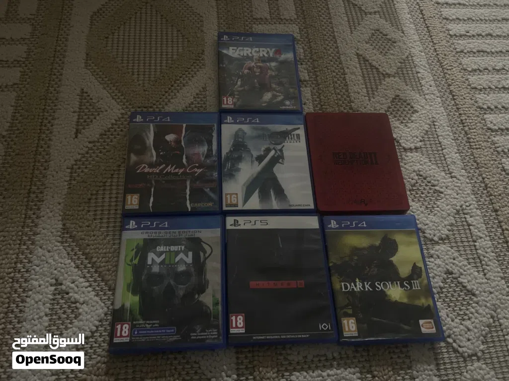 للبيع مجموعة ألعاب PS4 وPS5 بحالة ممتازة