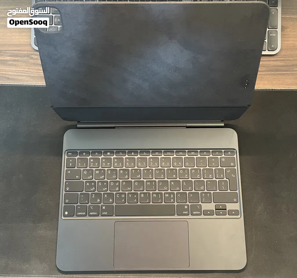 Apple Magic Keyboard iPad Pro 13-inch (Black) Arabic & English. No damage high quality