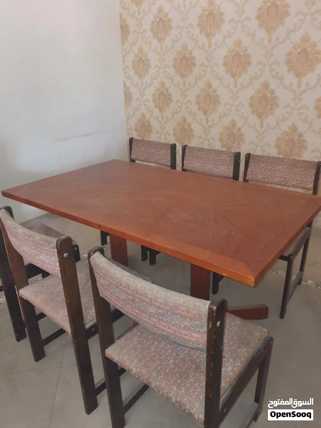 Dining room table