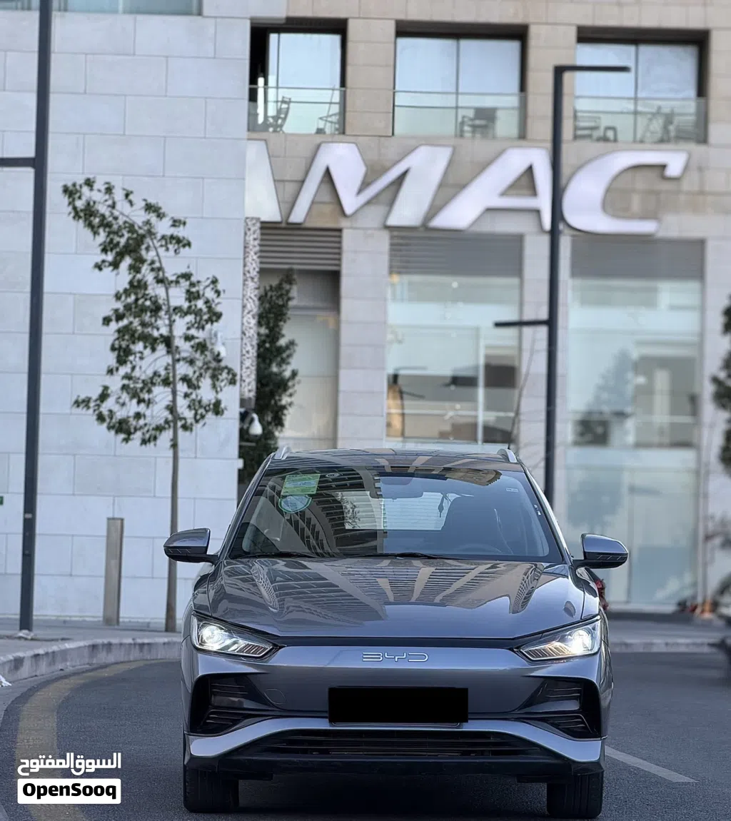 بي واي دي E2