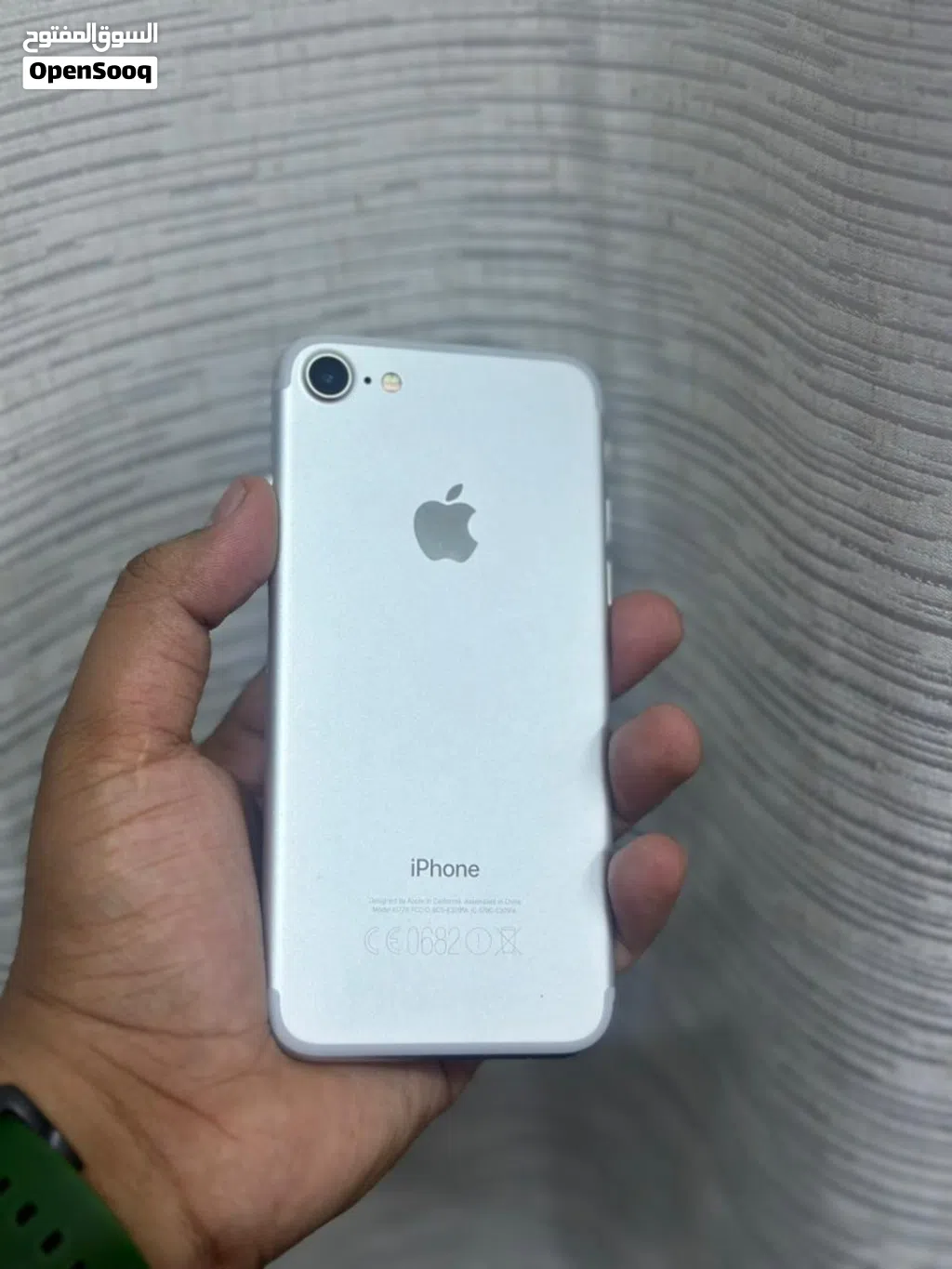 Brand:Apple Model:Iphone 7 storage :32 GB screen size:4.5