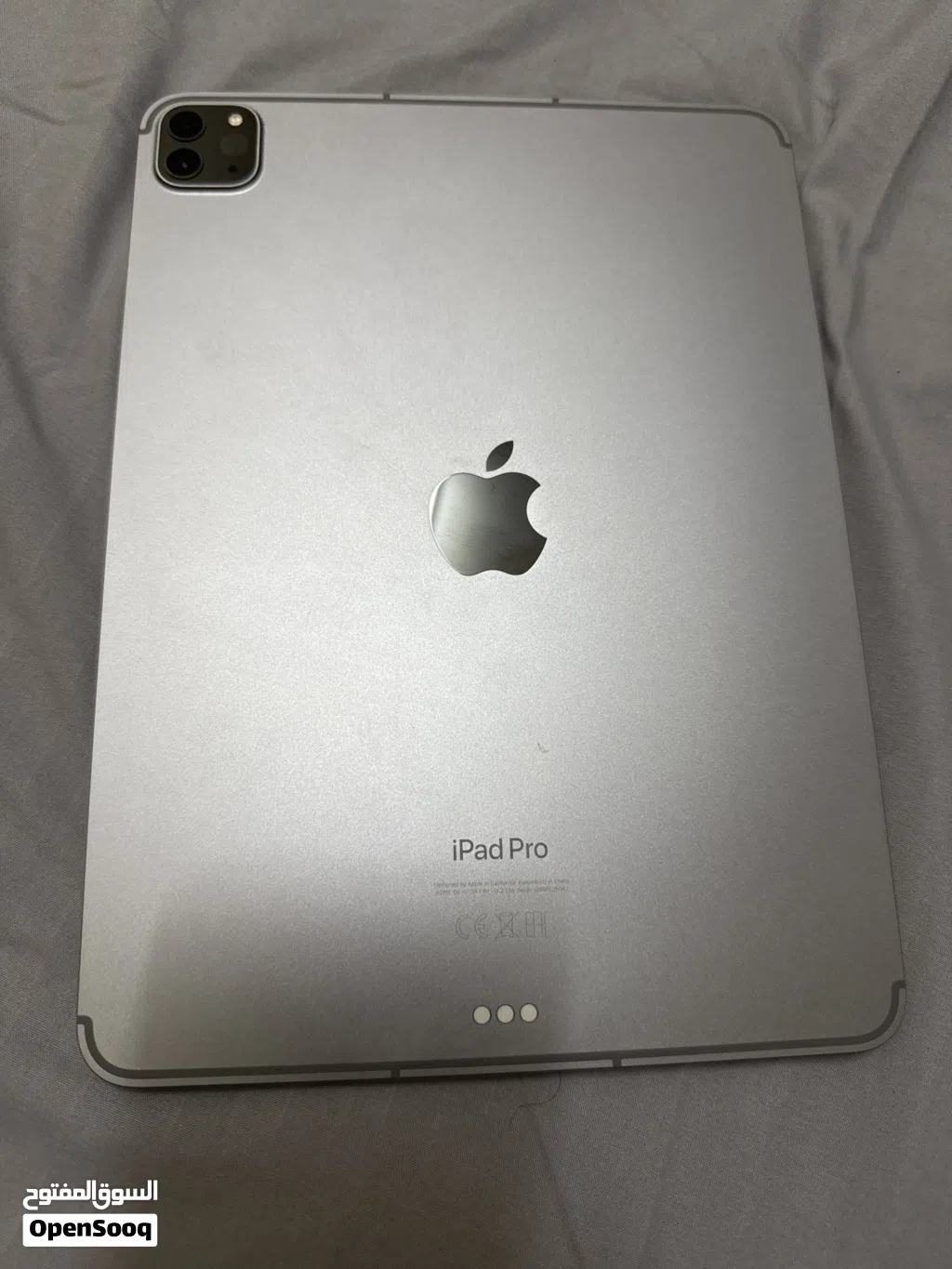 آيباد برو 2022 مع شريحه و وافاي M2 256 GB