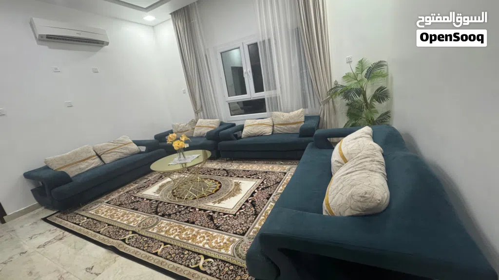 للبيع كنب مستخدم بحالة جيدة
