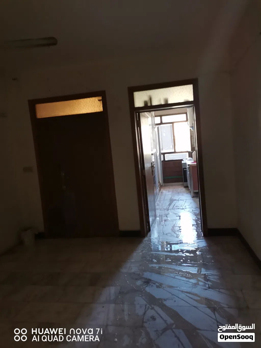 شقه استوديو ط1 كراده خارج فرع هايبر ماركت النعناع .