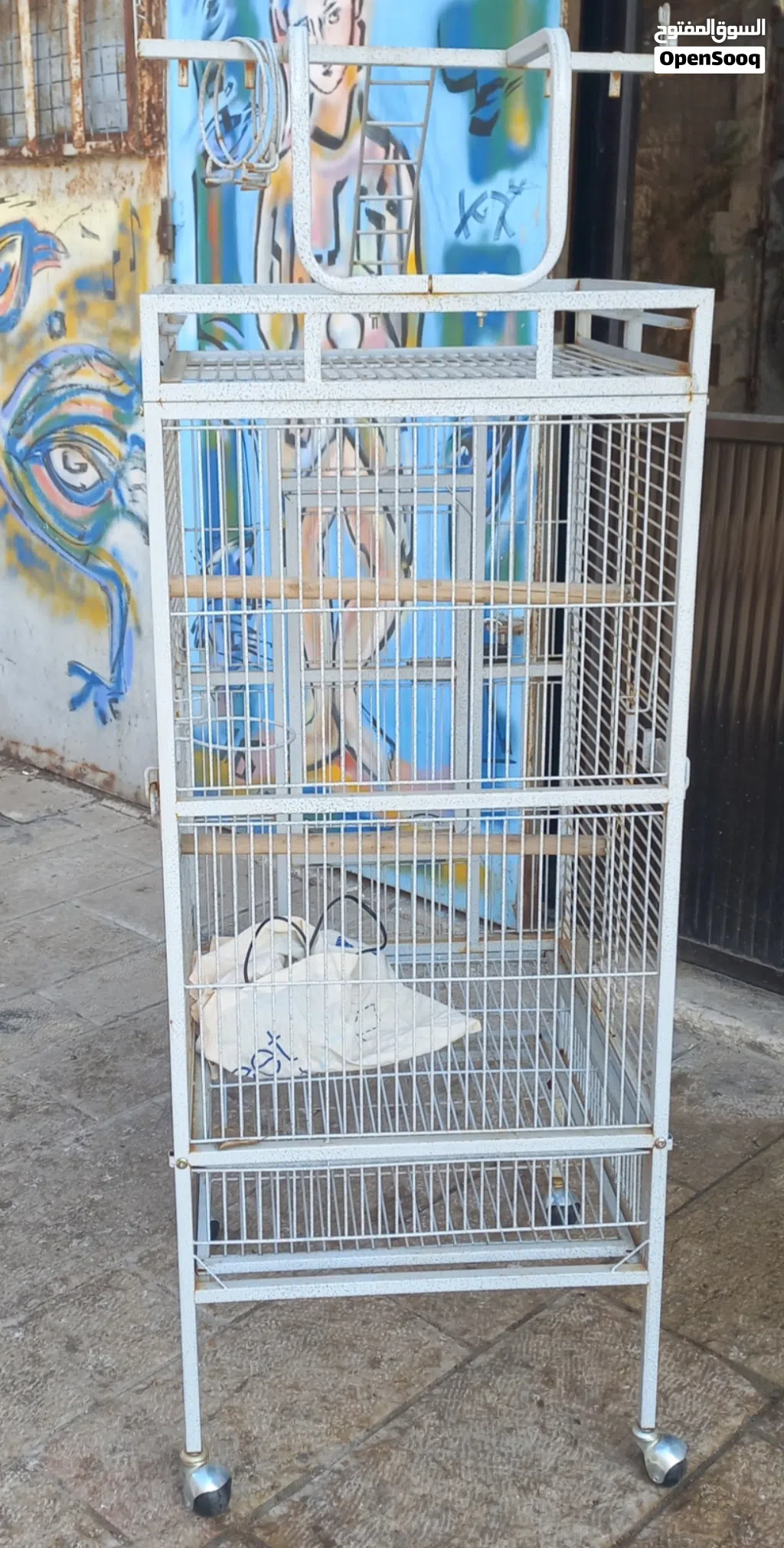 قفص لطيور للبغبغاء
