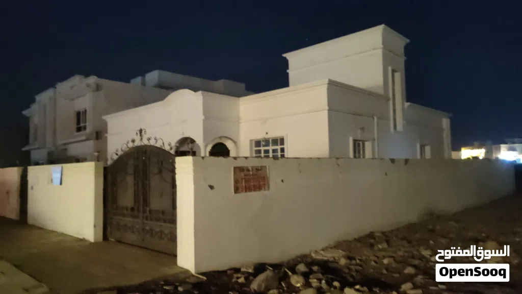 عاجل للبيع بيت ف العامرات منطقه 6