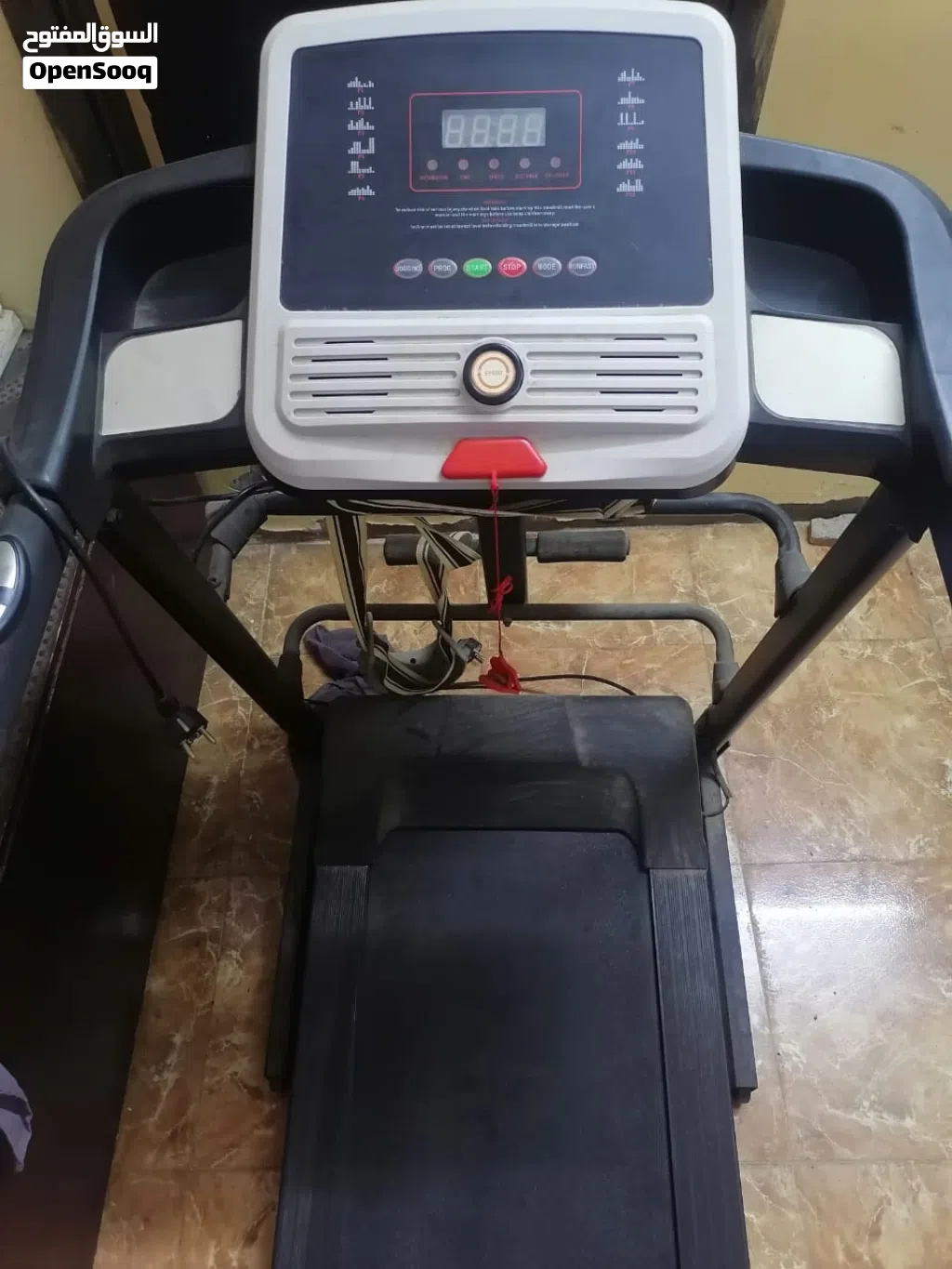 جهاز مشي رياضي