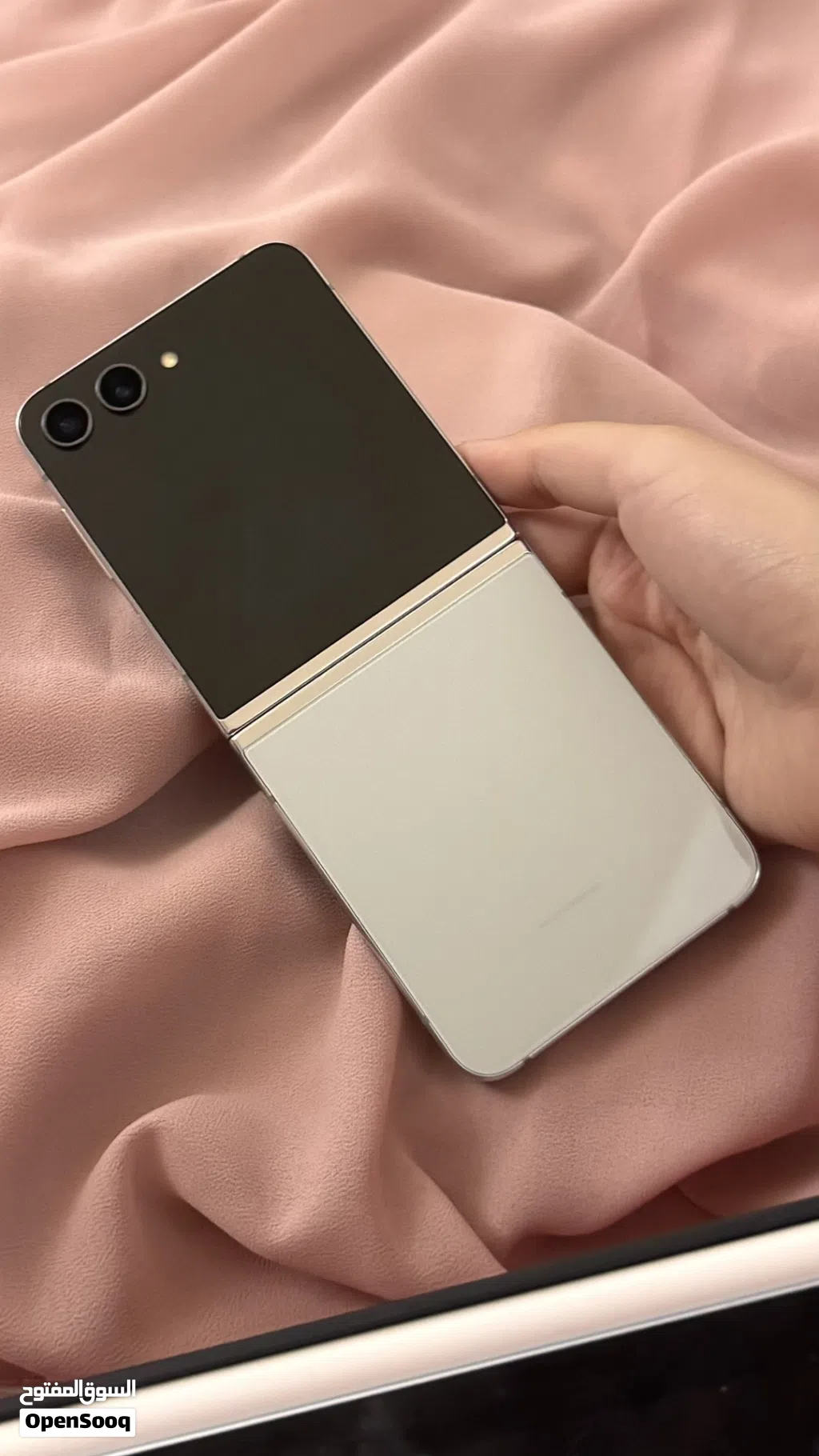 جالاكسي z flip 5 مجدد بذاكرة 512 GB