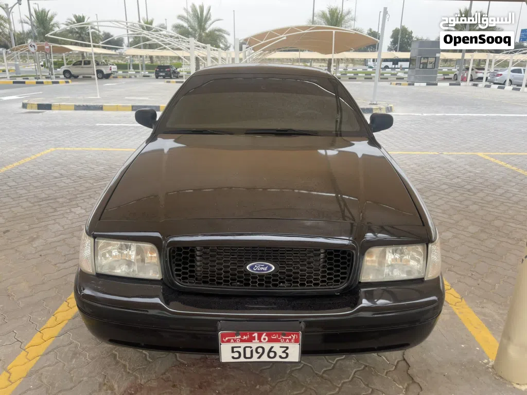 Ford Crown Victoria Standard