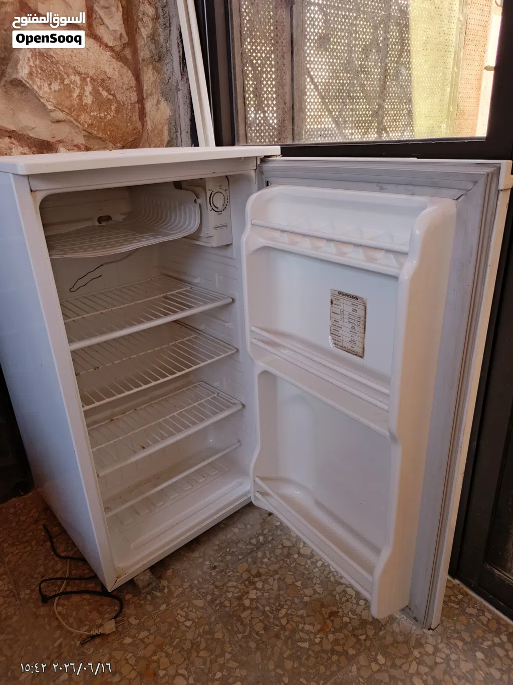 ثلاجة مكتب