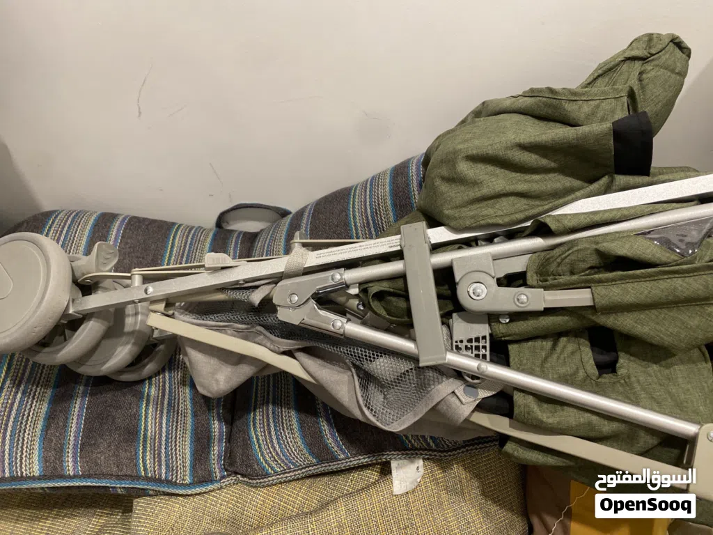 للبيع عربانه أطفال (Stroller) نظيفة جدا كالجديده