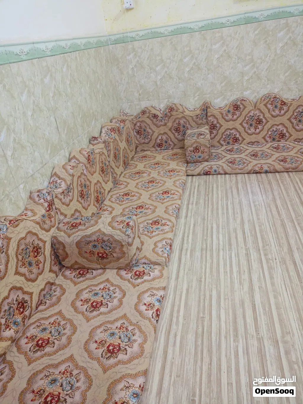 كعده عربيه للبيع تفاصيل كامله