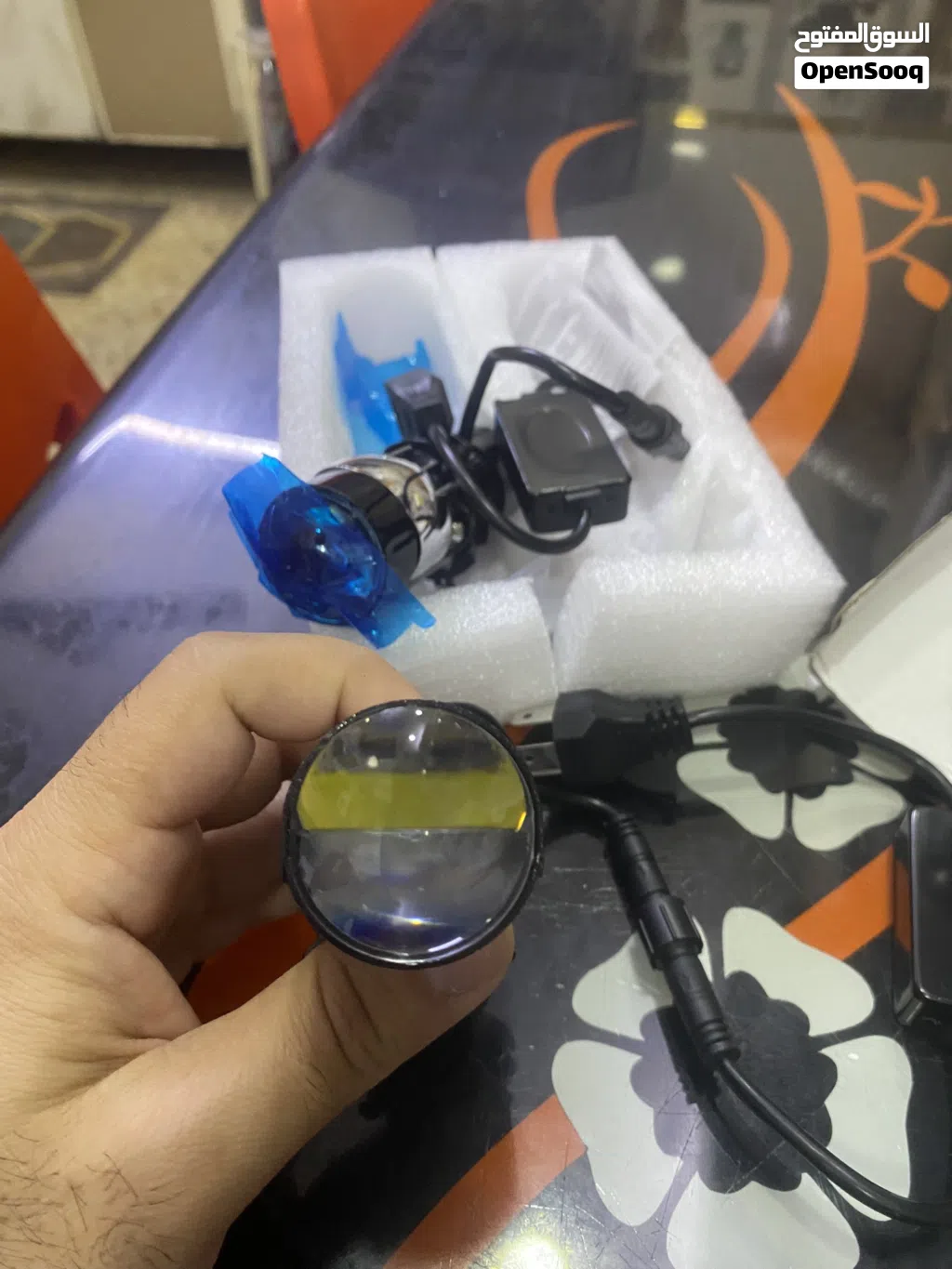 عدسات عالي ناصي H4 لون ابيض