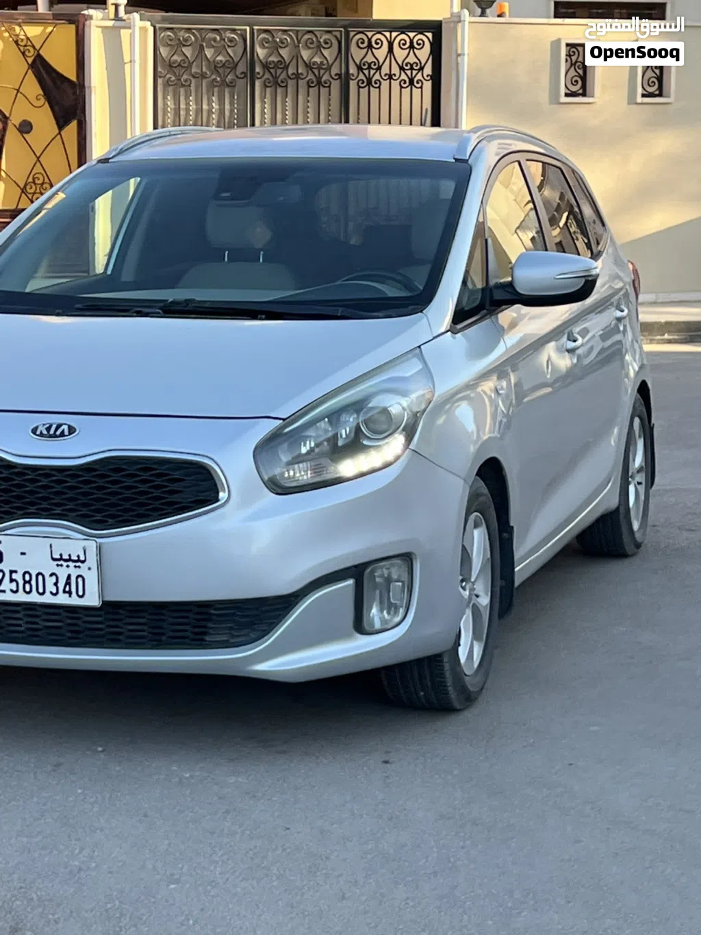 كيا كارينز Luxury