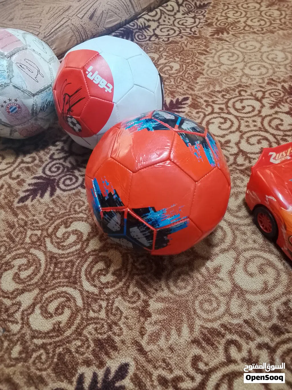 مقتنيات والعاب